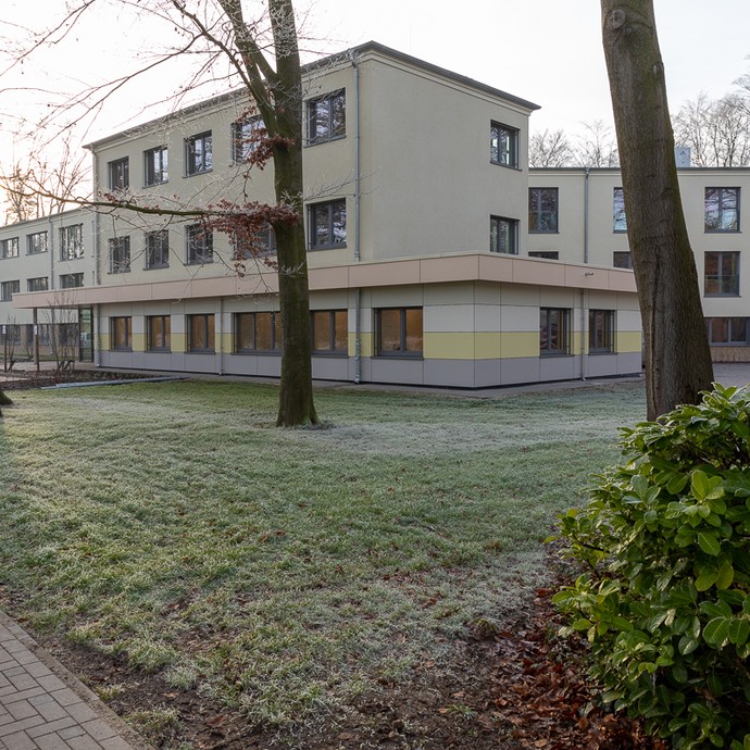 Haus 64 mit Tagesklinik (vergrößerte Bildansicht wird geöffnet)